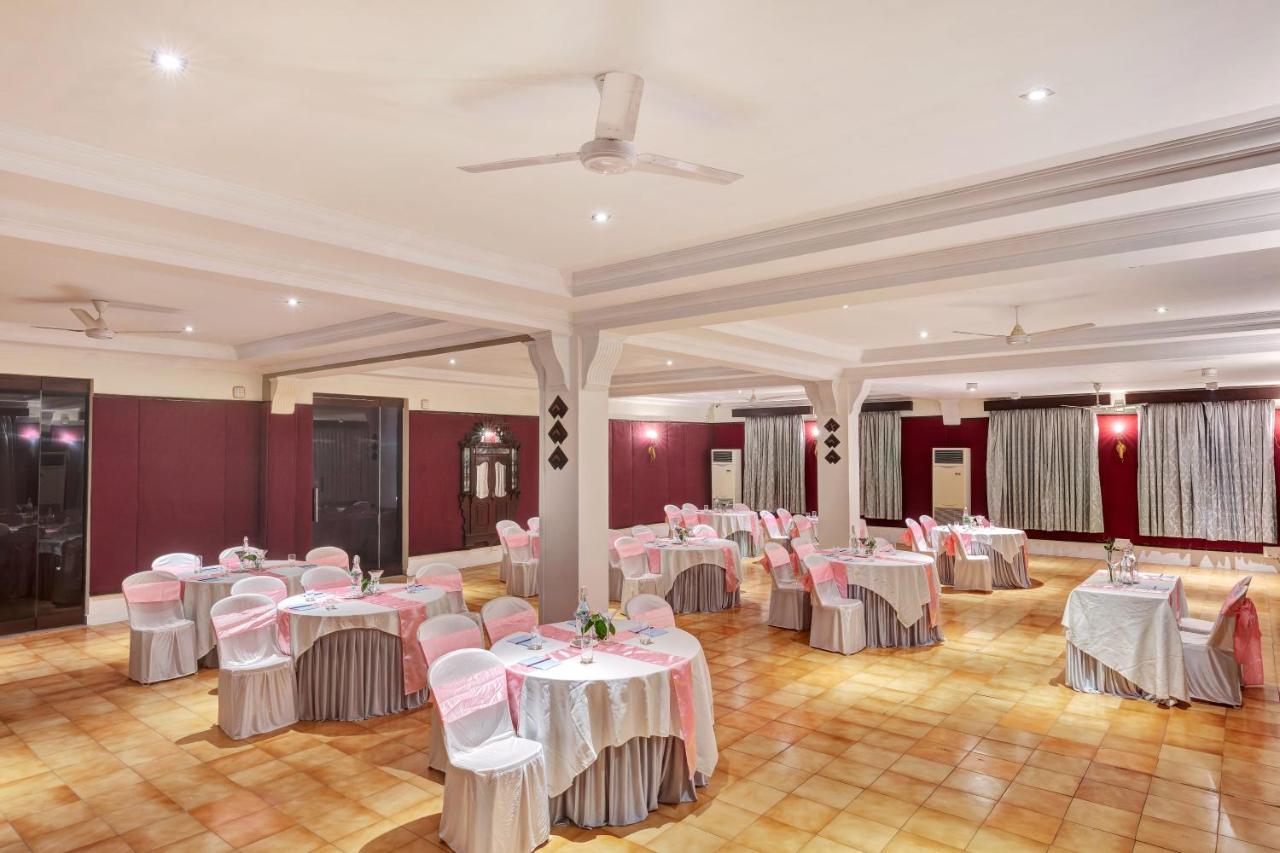 Club Mahindra Acacia Palms Hotell Colva Exteriör bild