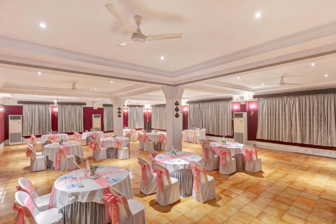 Club Mahindra Acacia Palms Hotell Colva Exteriör bild