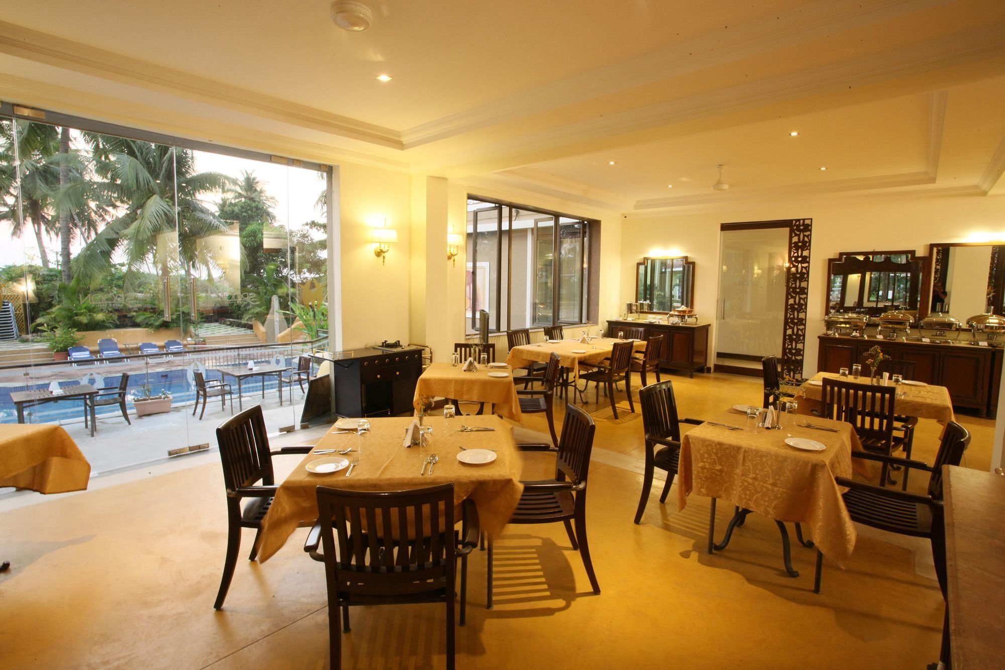 Club Mahindra Acacia Palms Hotell Colva Exteriör bild