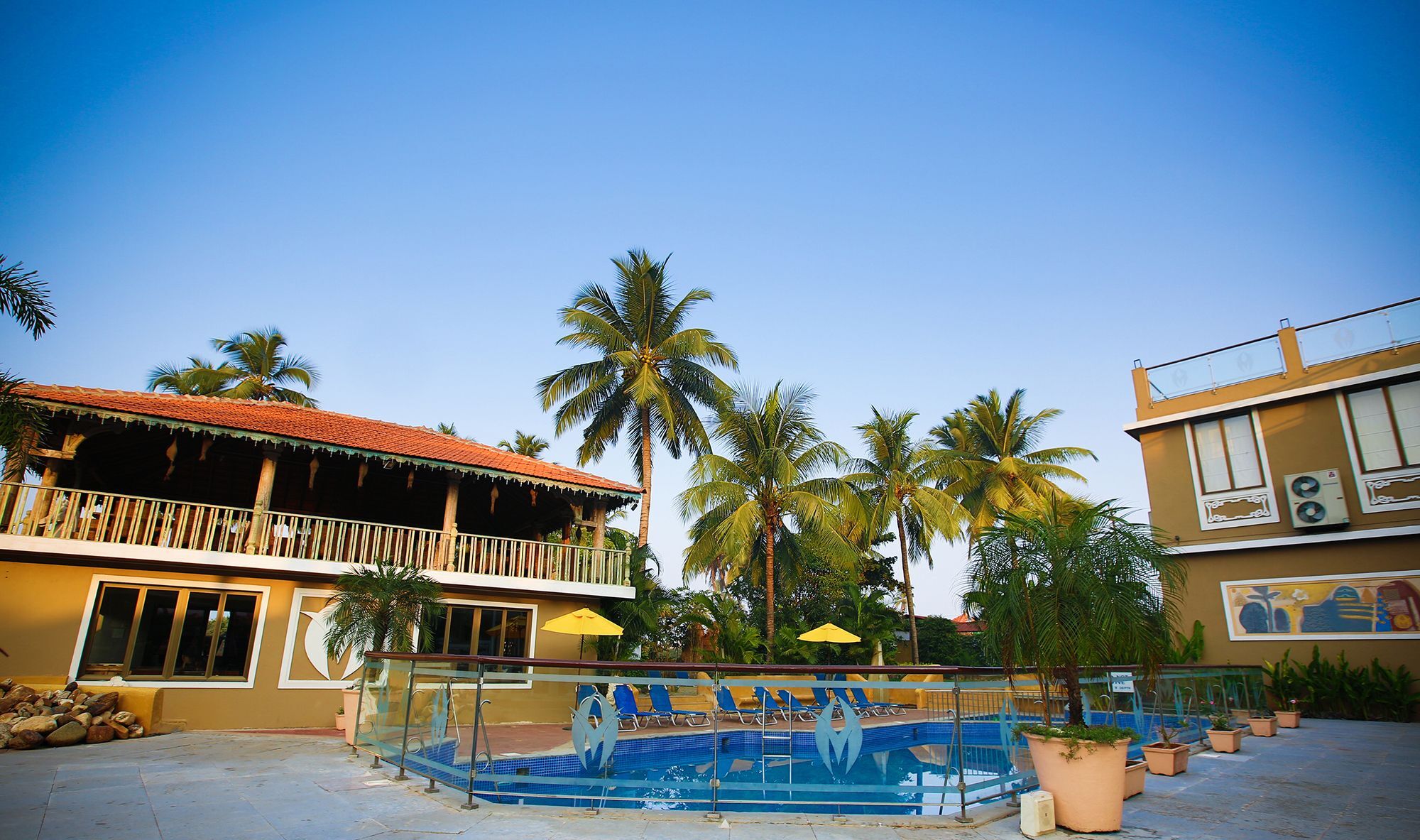 Club Mahindra Acacia Palms Hotell Colva Exteriör bild